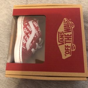 Infant old skool vans size 3